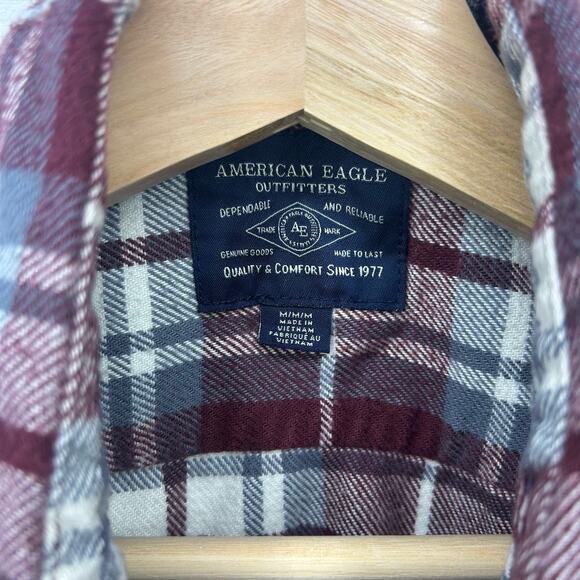 American Eagle Men's flannel Size Medium burgundy button down casual - Picture 5 of 5